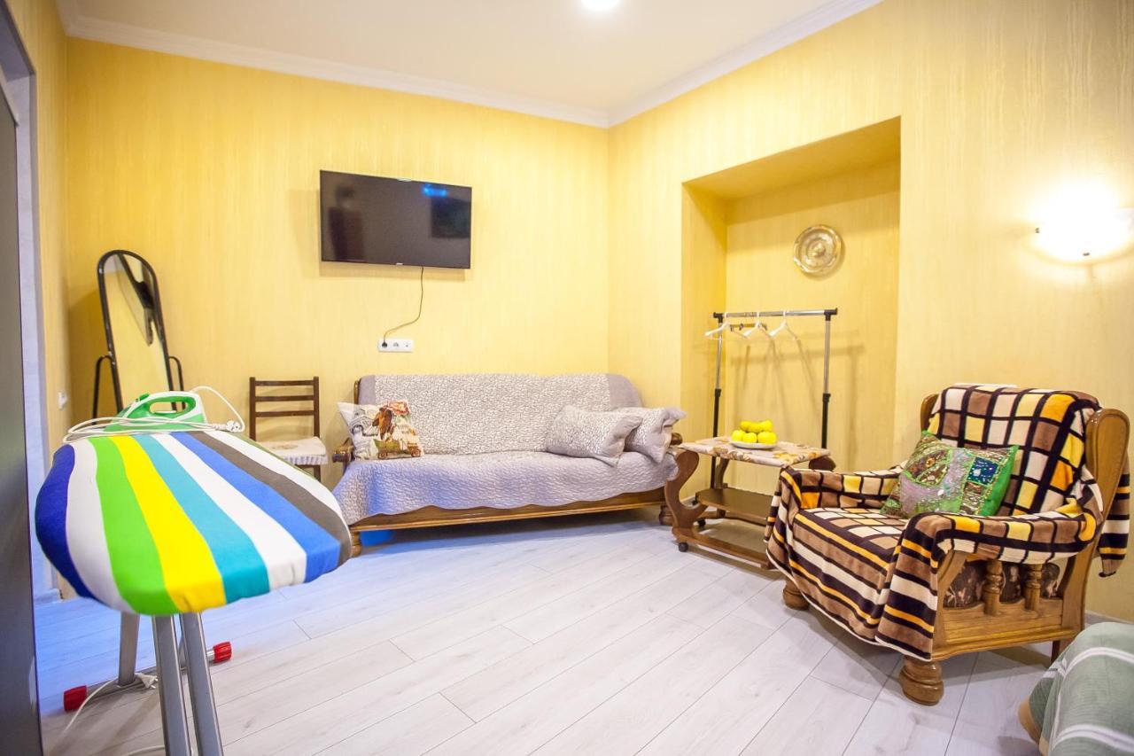 Guest House Happy Holidays Tbilisi Eksteriør billede